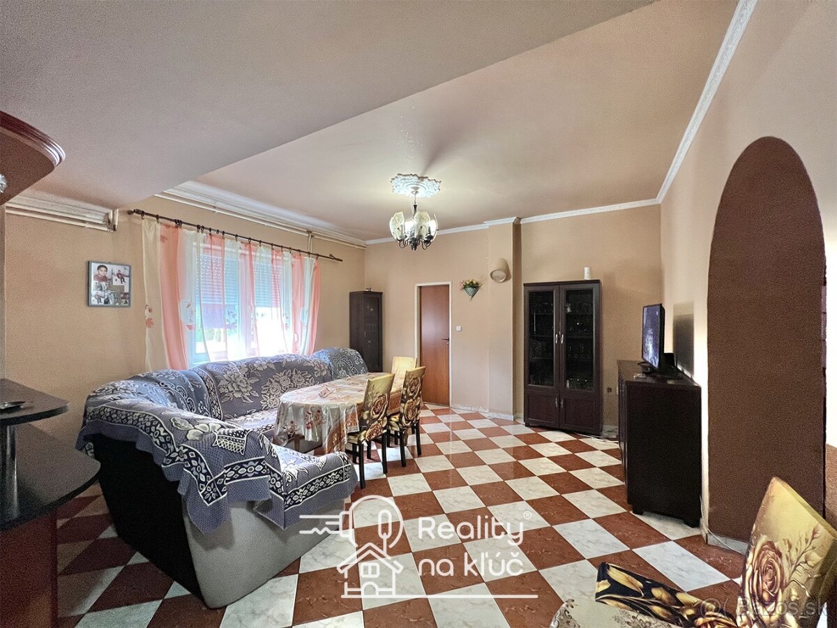 Na predaj dva rodinné domy nachádzajúce sa na jednom pozemku - 13