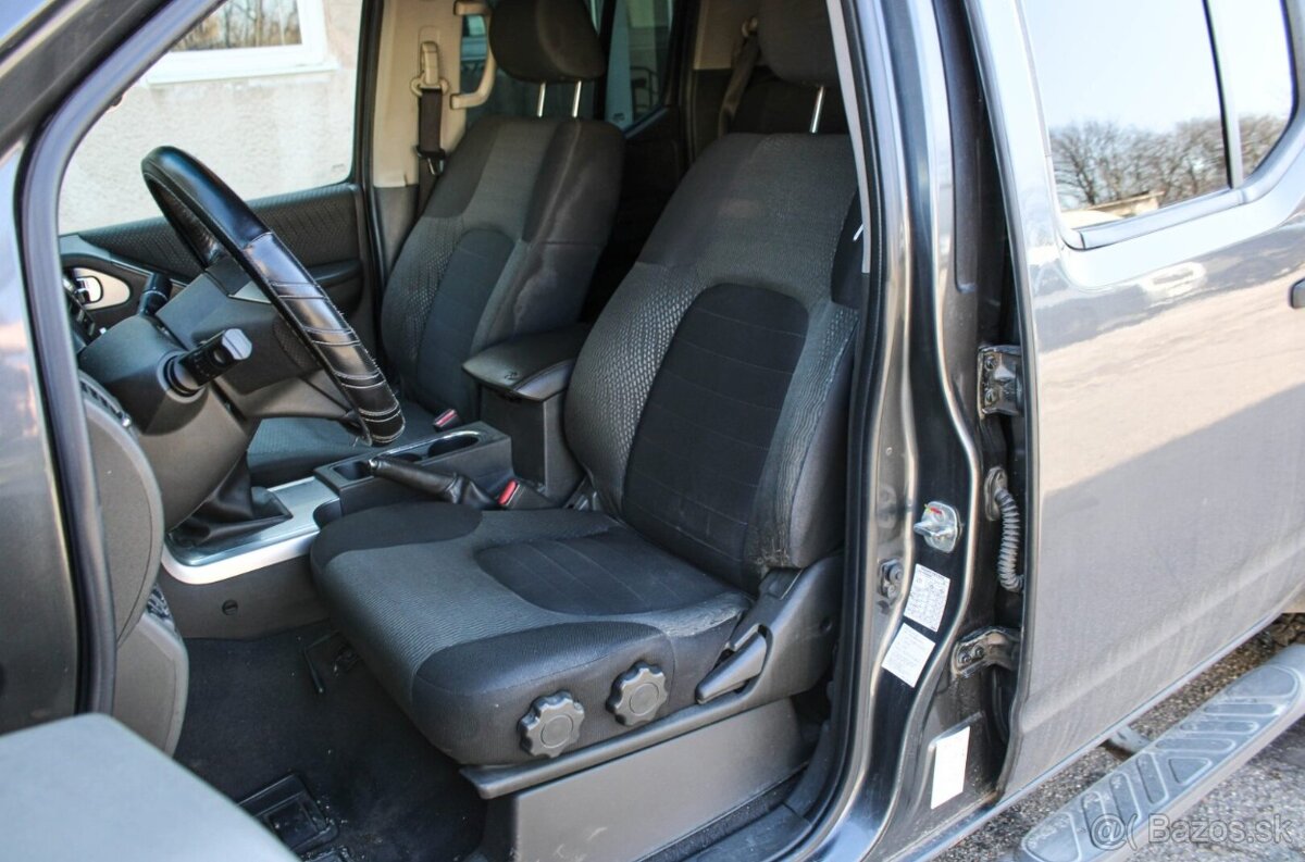 Nissan Navara DoubleCab 2.5 dCi - 13