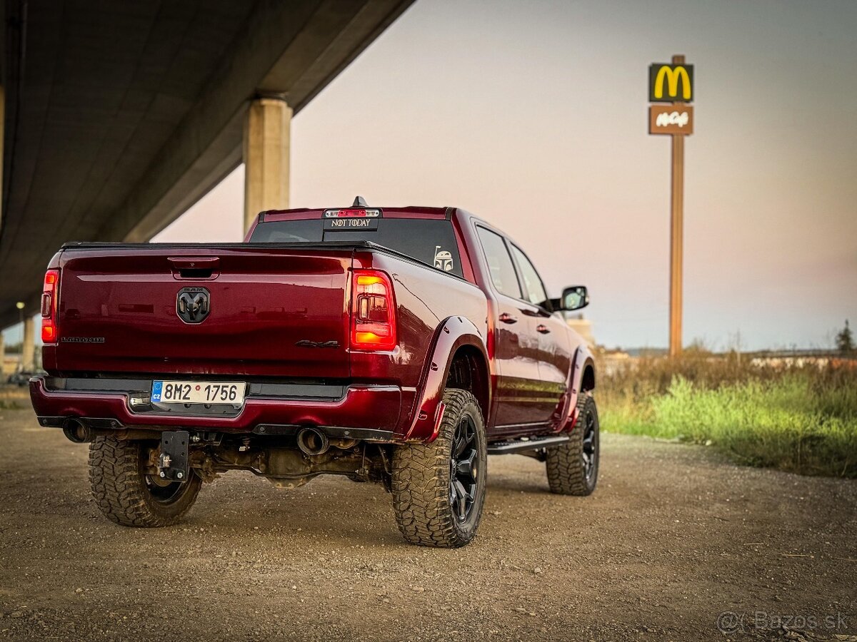 Dodge Ram Laramie 2019 - 13