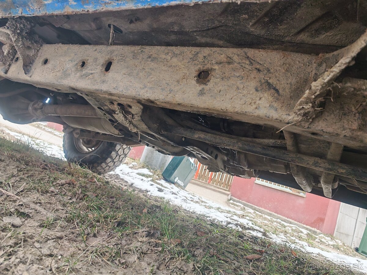 Predám/ vymením Nissan Navara D21 2.7 TD - 13