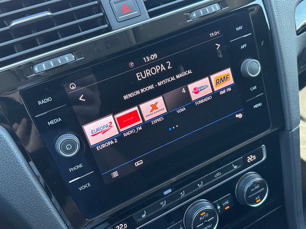 Volkswagen Golf Variant SOUND 2.0 TDi DSG - 13