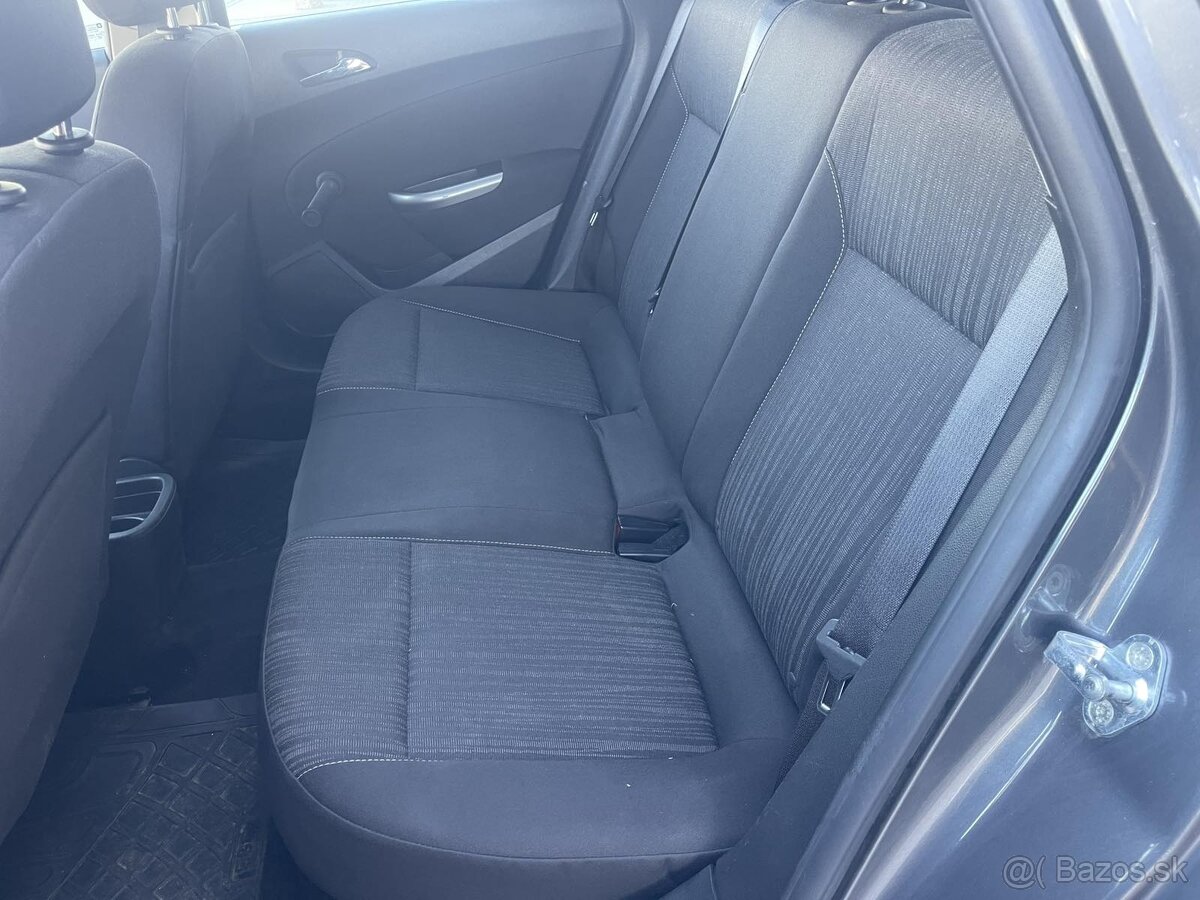 Opel Astra J 1,6 benzín - 13