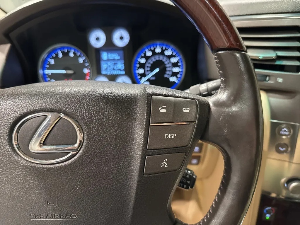 2011 LEXUS LX570 - 8 miest - 13