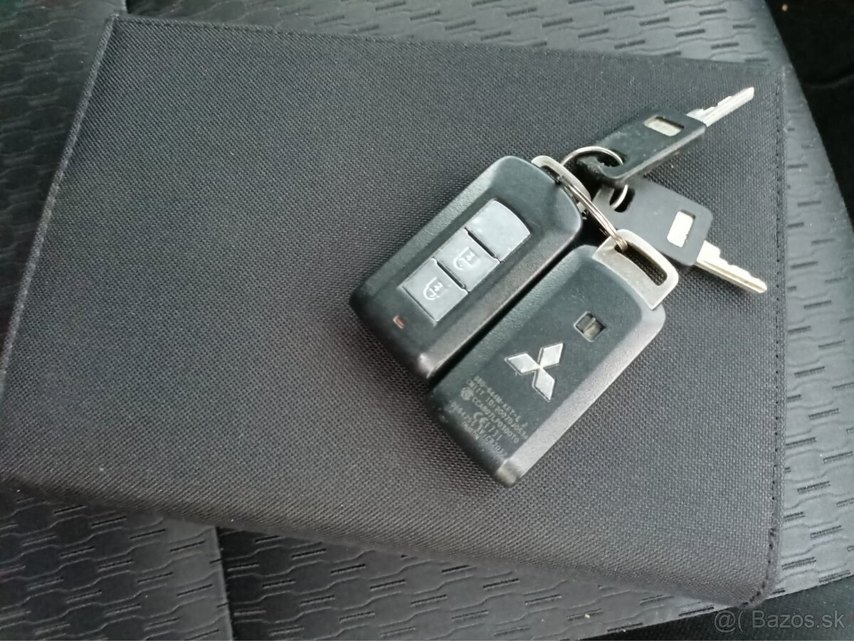 MITSUBISHI OUTLANDER - NA PREDAJ - 13