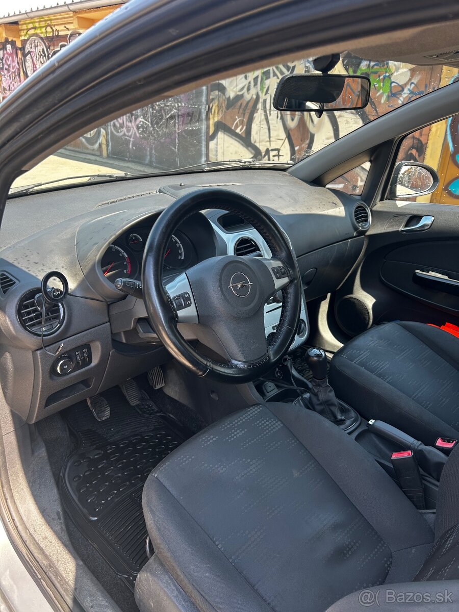 Predám Opel Corsa 1.2 LPG, r. v. 2014 - 13
