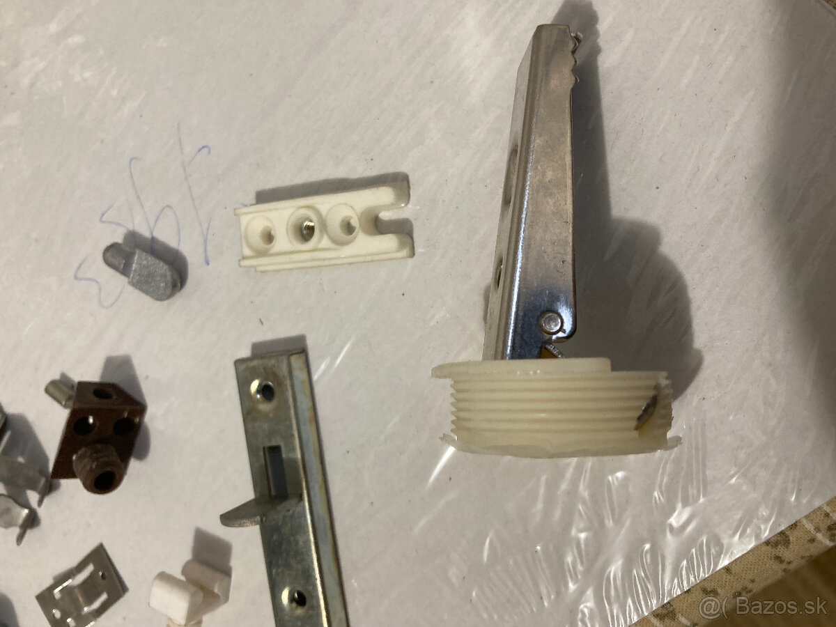 Retro stolárske zámky a kovania - 13