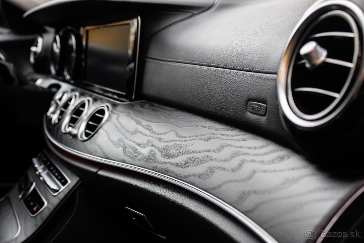 Mercedes-Benz E trieda Kombi 400 4MATIC A/T - 13