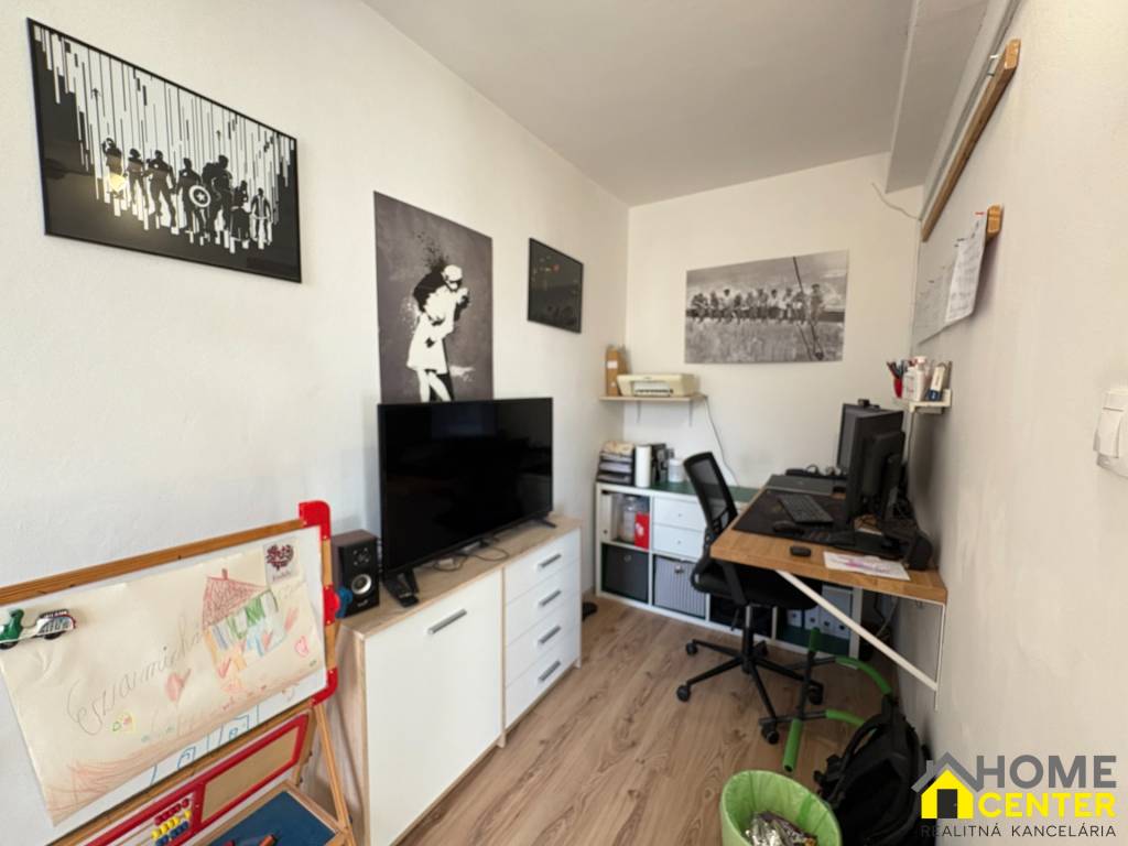 NA PREDAJ zrekonštruovaný 3,5-izbový byt pri centre mesta K - 13