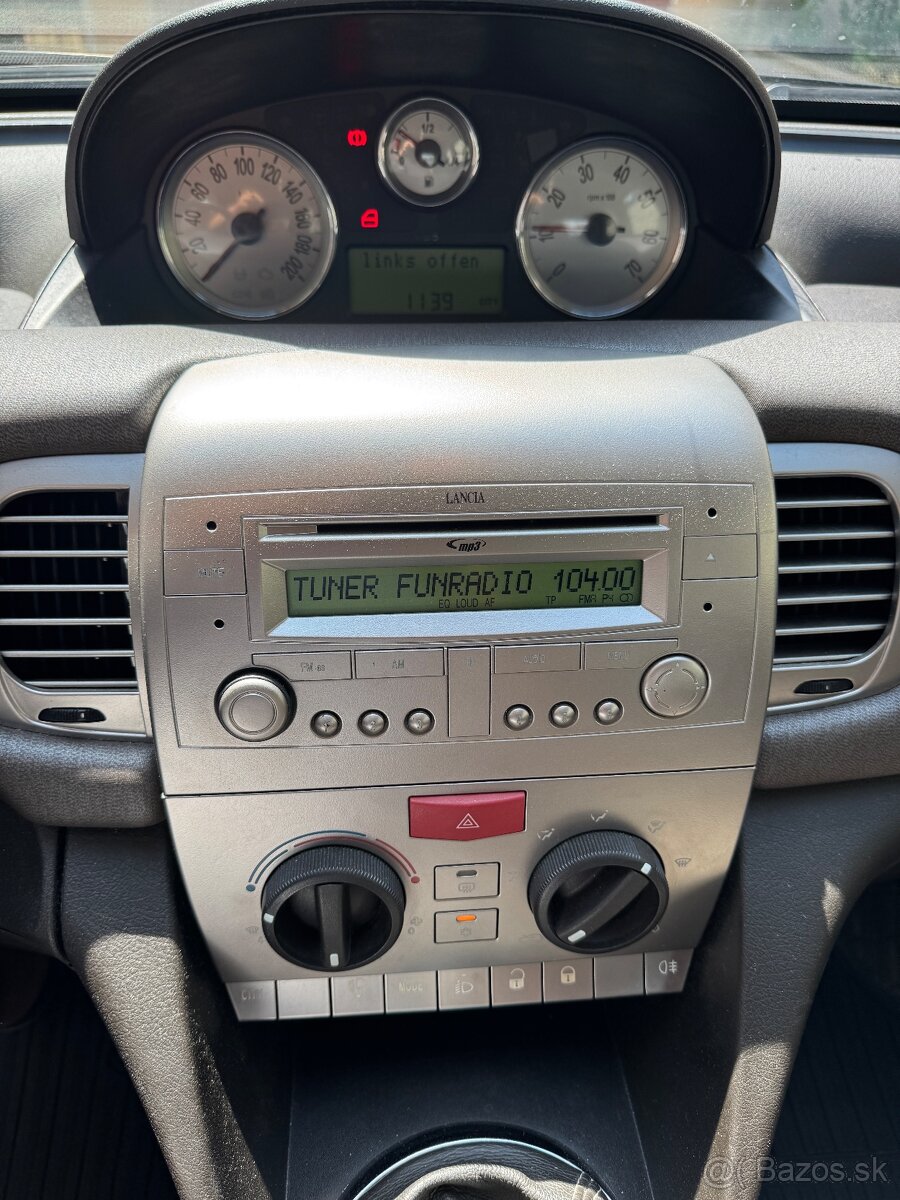 Lancia Y 1.2i R.V.2010 - 13