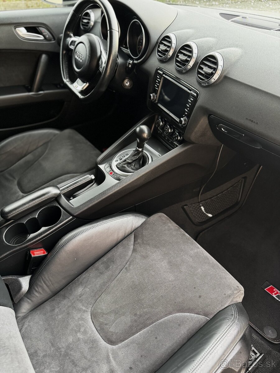 Audi TT Coupé 3.2 quattro DSG - 13