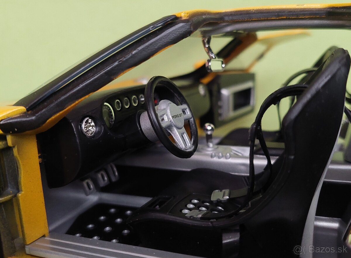 Ford GT 2004 1:12 - 13