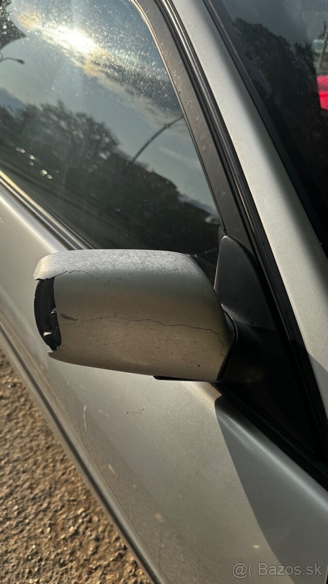 Toyota Corolla 1.4 benzín, 2001 - 13