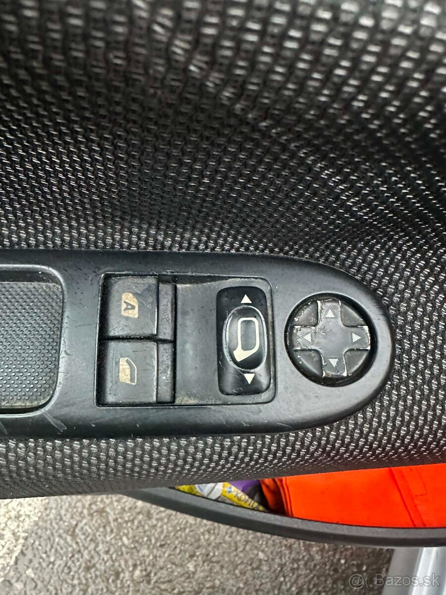 Predám Peugeot 207sw 1,6HDi 66kw - 13
