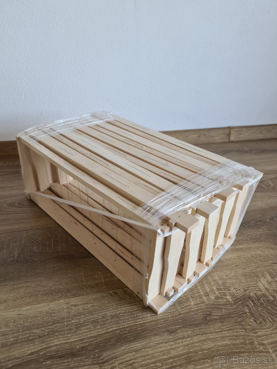 Predám nové včelie úle B10 a E10 a prislusenstvo - 13