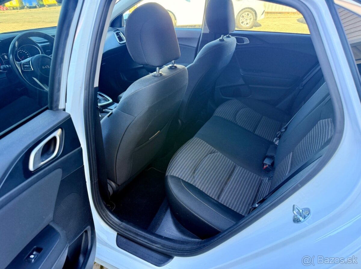 Kia Ceed 1,5 118 kw Automat ZÁRUKA - 13
