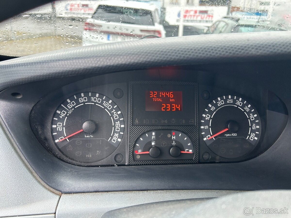 Iveco Daily 35C12 7míst dvoumontáž - 13