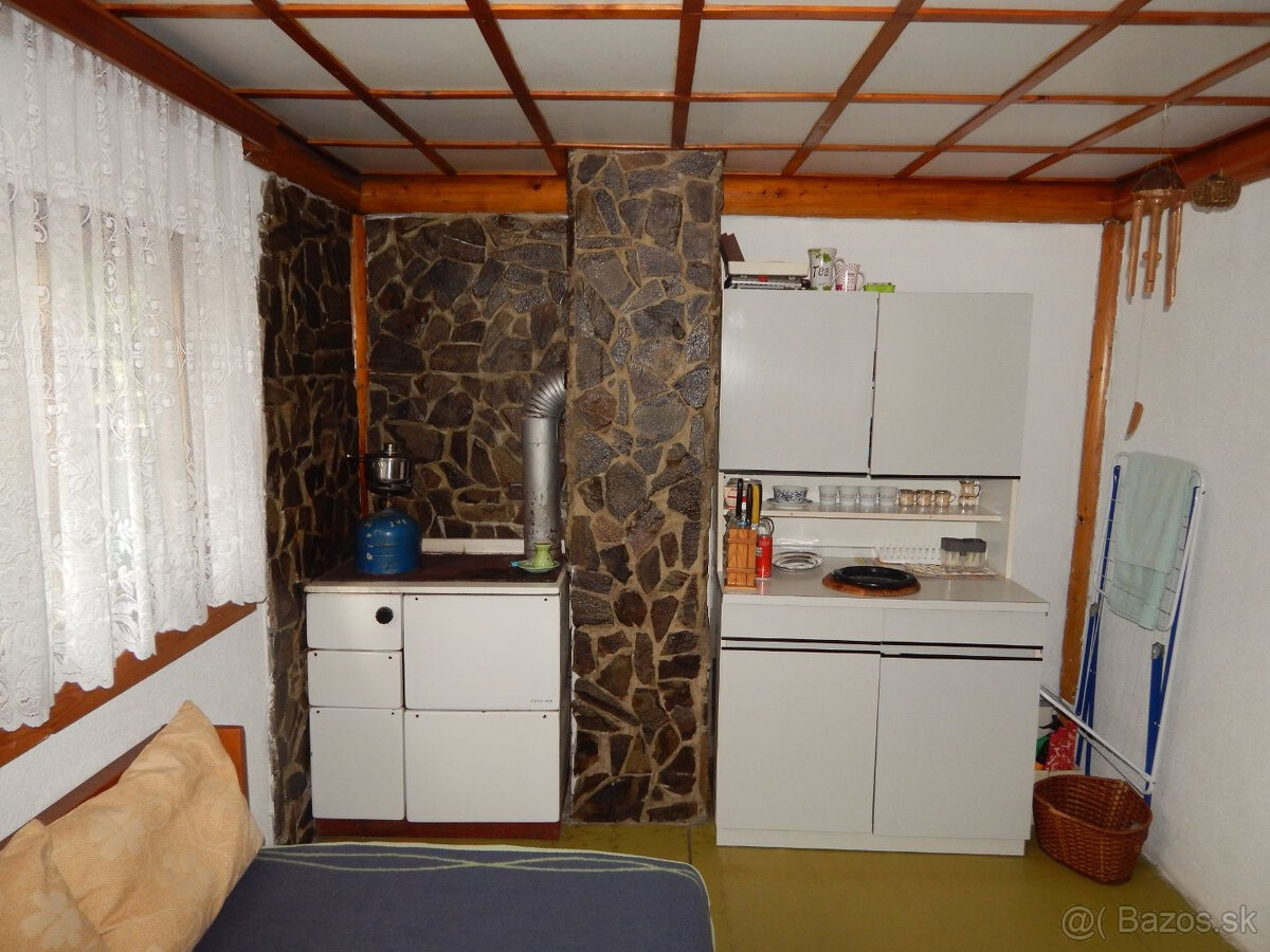 SPEKTRUM REALITY- Na Predaj záhradná chata s pozemkom 464 m2 - 13