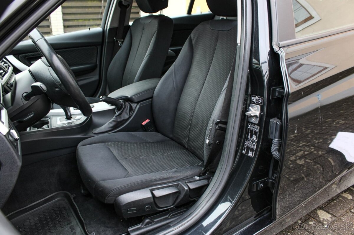 BMW Rad 3 Touring 320d A/T 135kW - 13