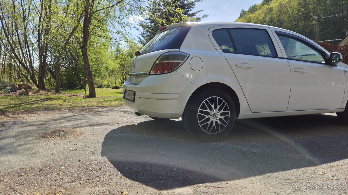 Opel Astra 1.4i Benzín - 13