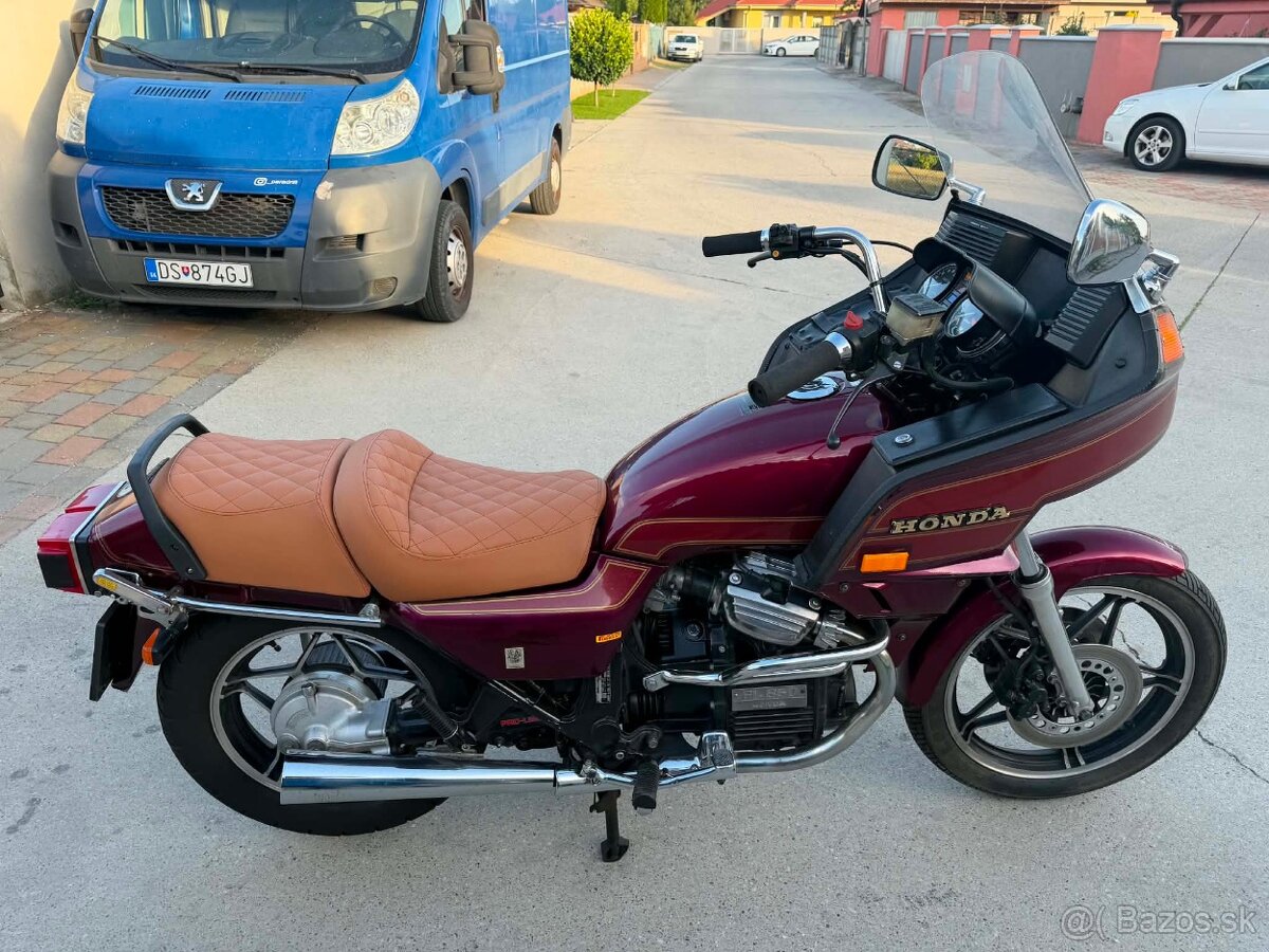 Honda 650GL Silver Wing - 13