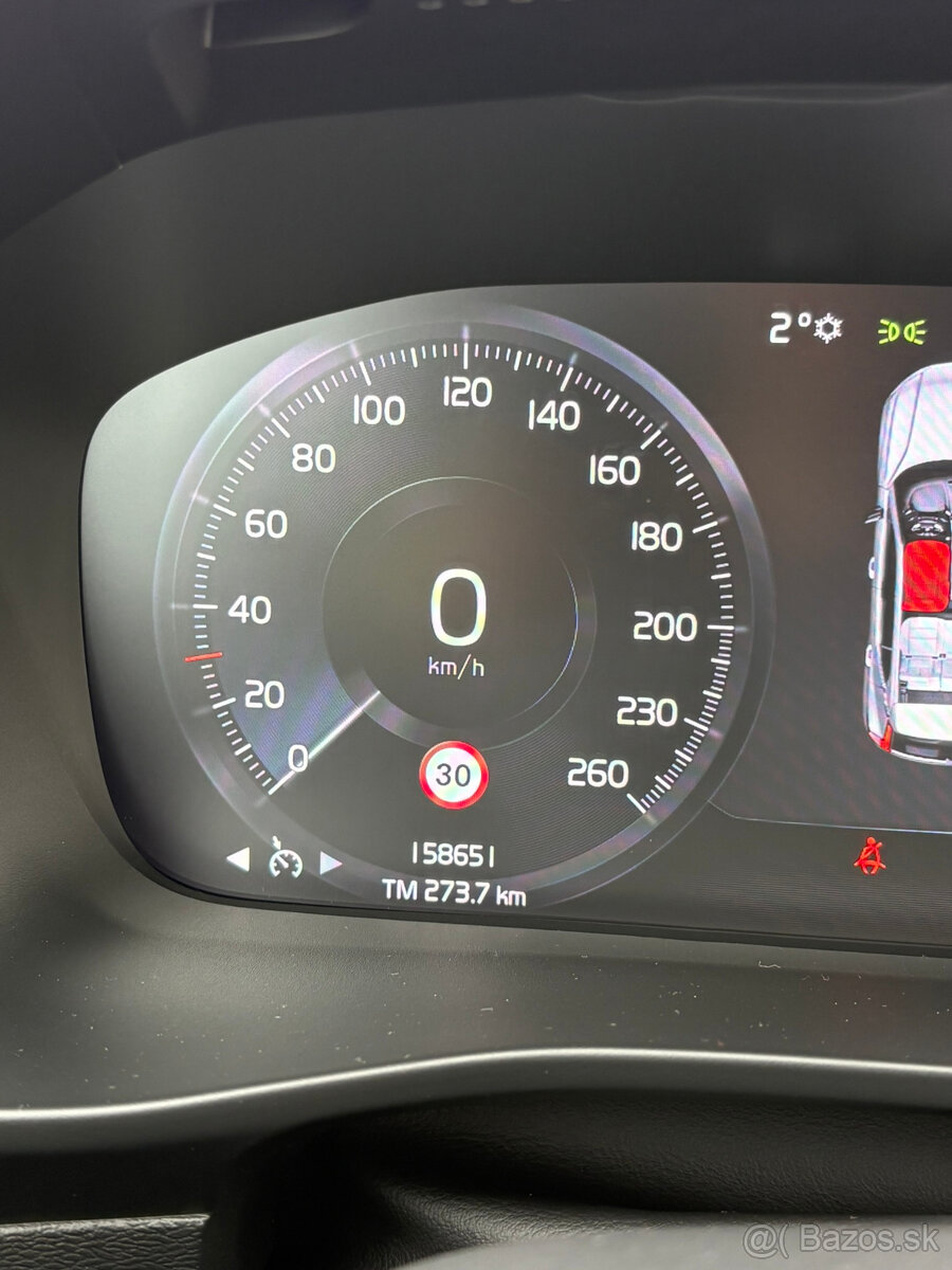 Volvo XC40 D3 Momentum AT 110kW - 13