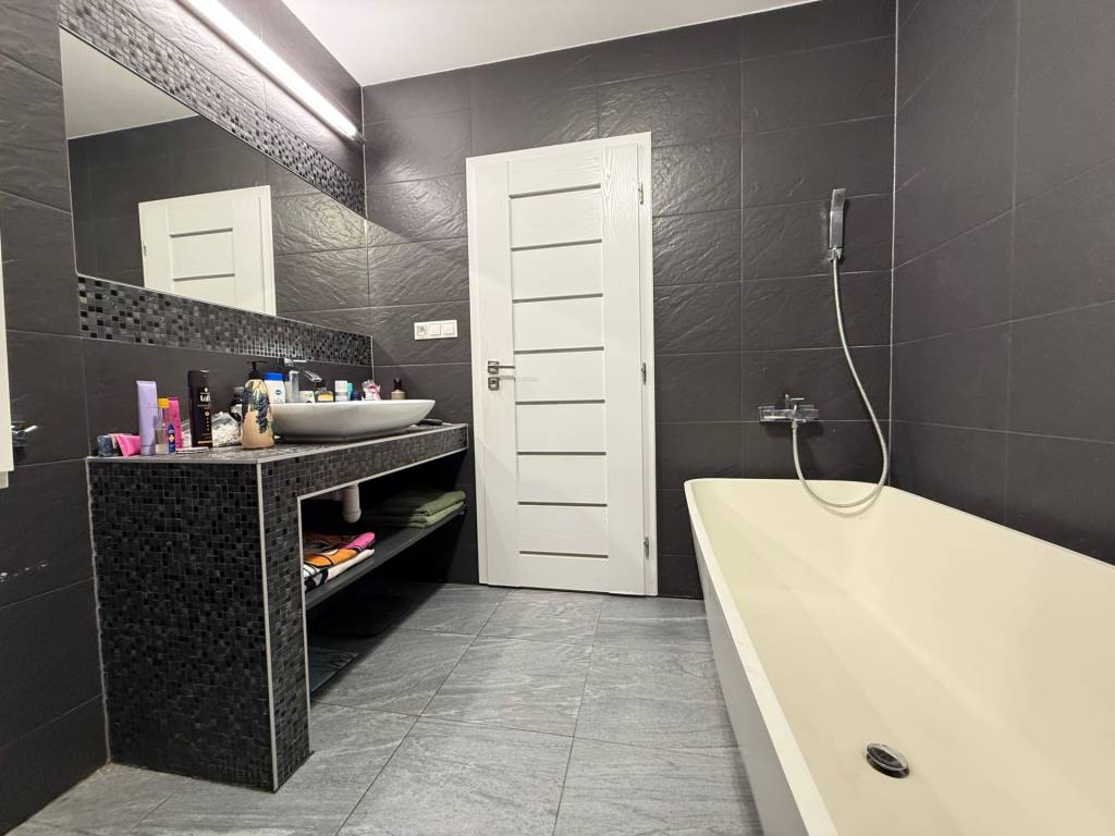 TO-krásny a veľký 4-izbový byt 132,5m2 s loggiou,COLORHAUSE - 13