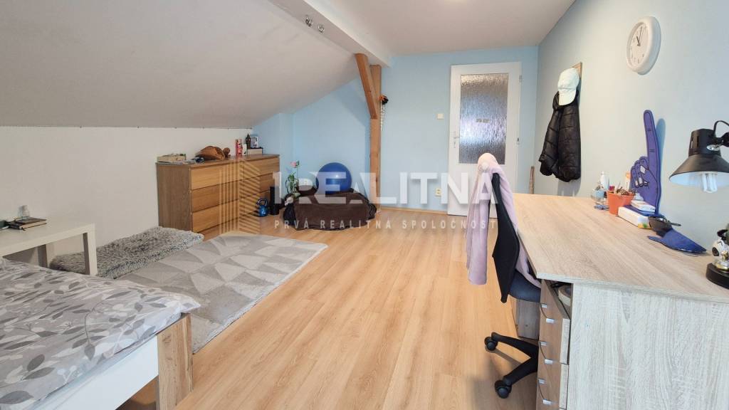 POSCHODOVÝ RODINNÝ DOM V PODKONICIACH, 300M2 - 13