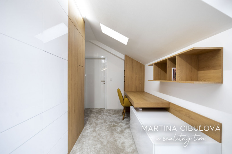 2.5 izbový byt s parkingom v centre Banskej Bystrice je na p - 13