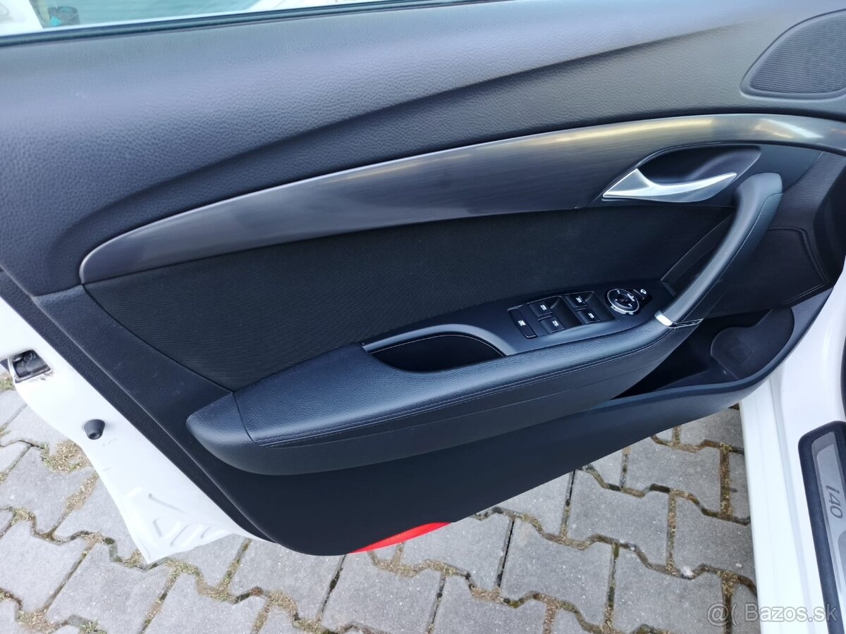 Hyundai i40 CW 1.7 CRDi A/T - 13