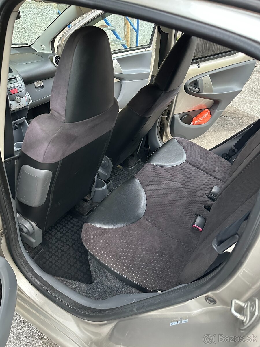 Toyota Aygo | plná výbava - 13