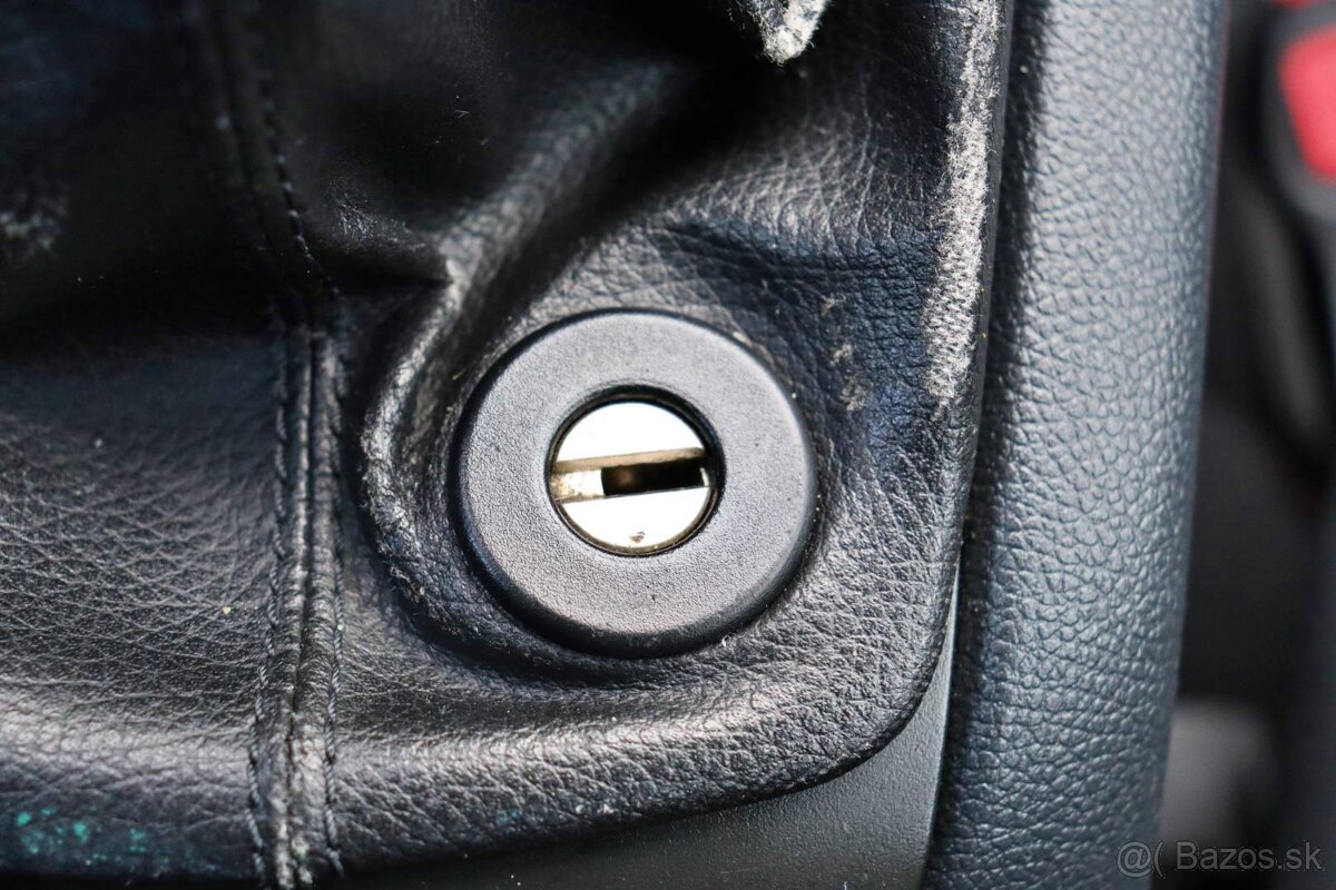 Škoda Octavia 1.6 Ambiente - 13