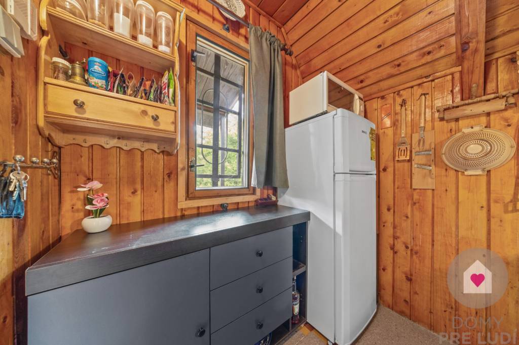 LÁB - PIESKOVŇA - 3 podlažná chata 2 min chôdze od jazera - 13