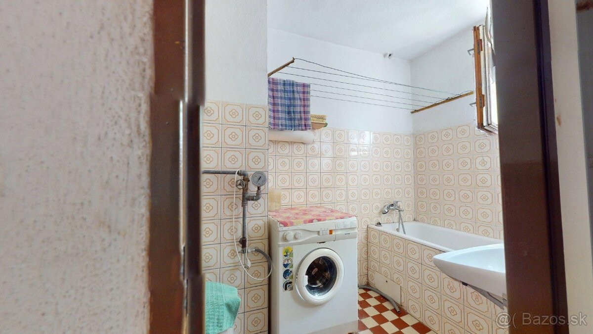 5-IZB. DOM - KRÁĽOVA LEHOTA - 13