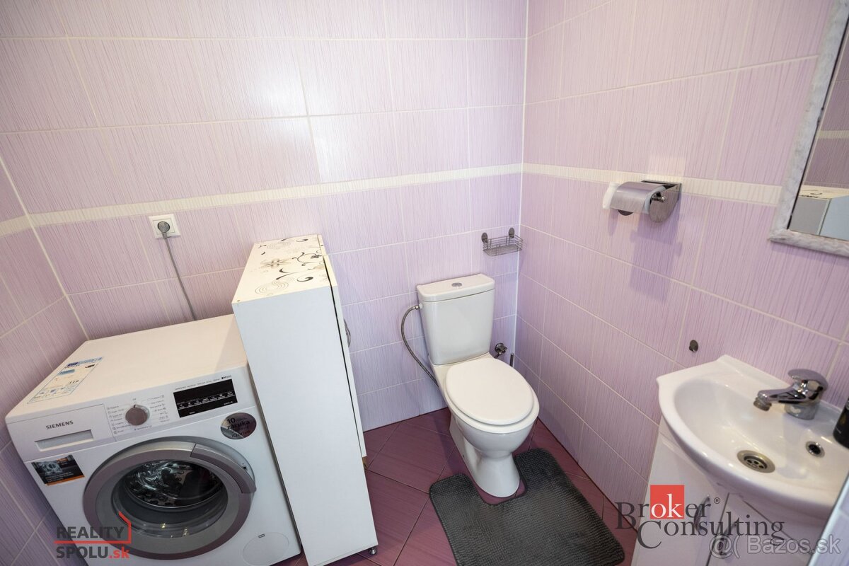 Na predaj kompletne zrekonštruovaný rodinný dom so záhradou - 13