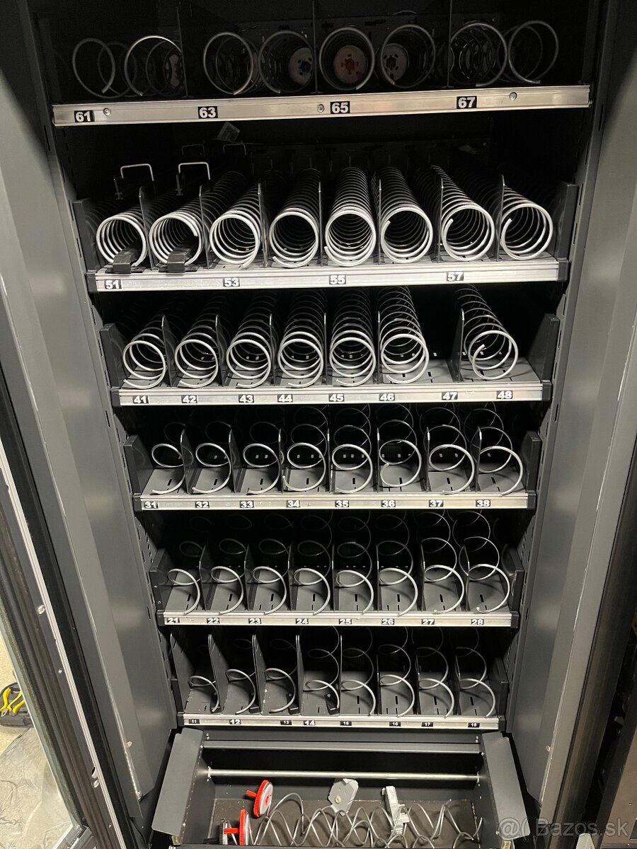 Predam predajný automat Vendo Sanden - 13