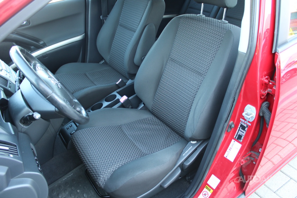 Toyota Corolla Verso 2,2 D4D 100 kW - 13