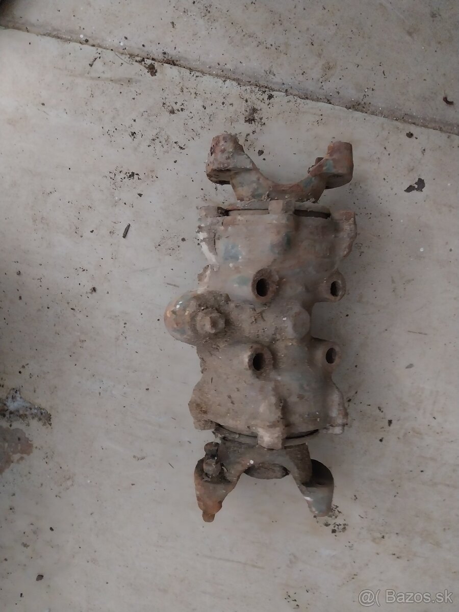 Predám náhradné diely zetor - 13