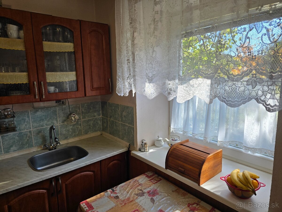 Útulná chalupa s hosp. budovou a záhradou 834 m² Podkylava - 13