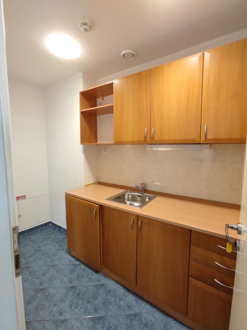 Svetlý kancelársky celok, 330m2, Hurbanovo Námestie/Obchodná - 13