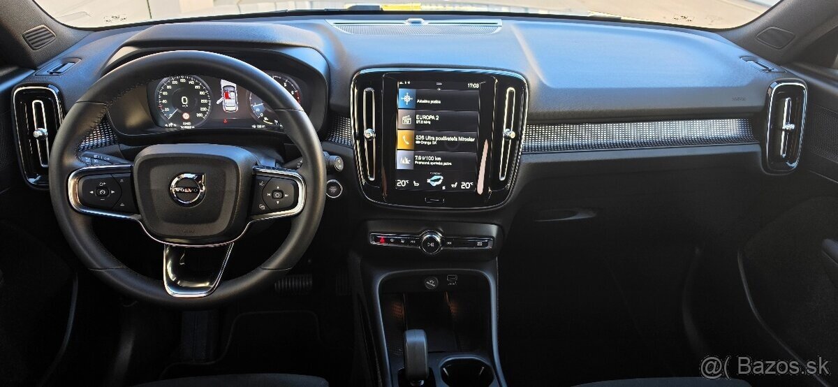 Volvo XC40 T2, - 13