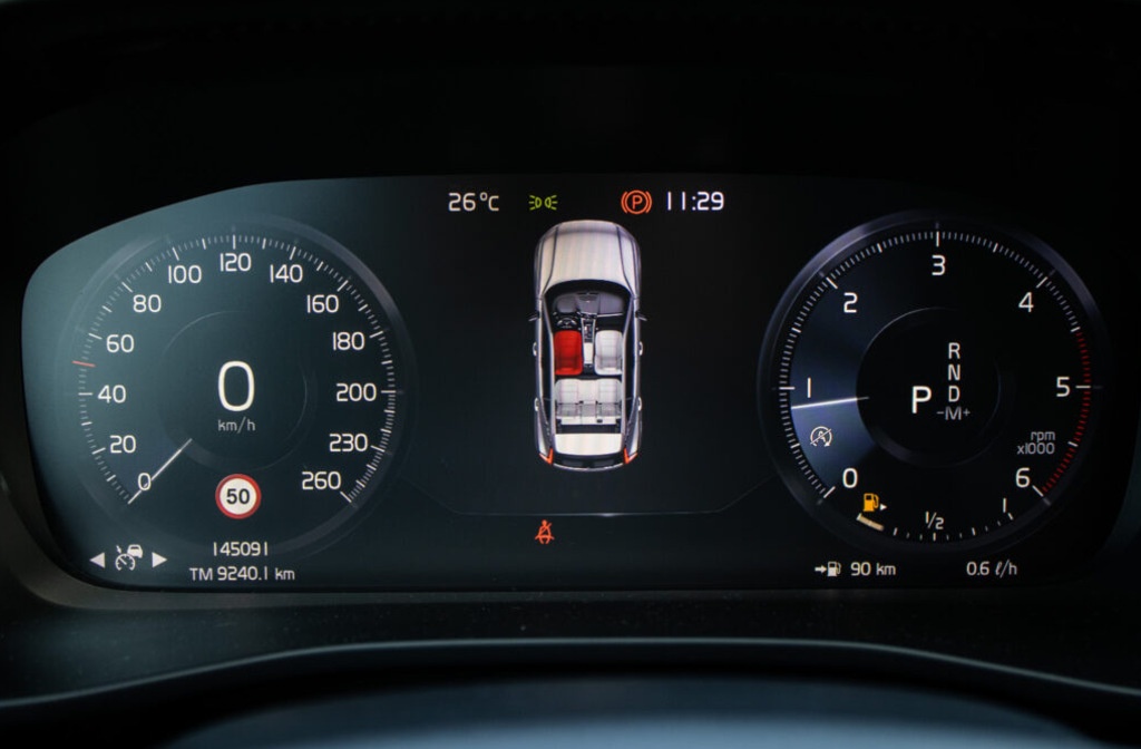 Volvo XC40 D4 Momentum (2018) - 13