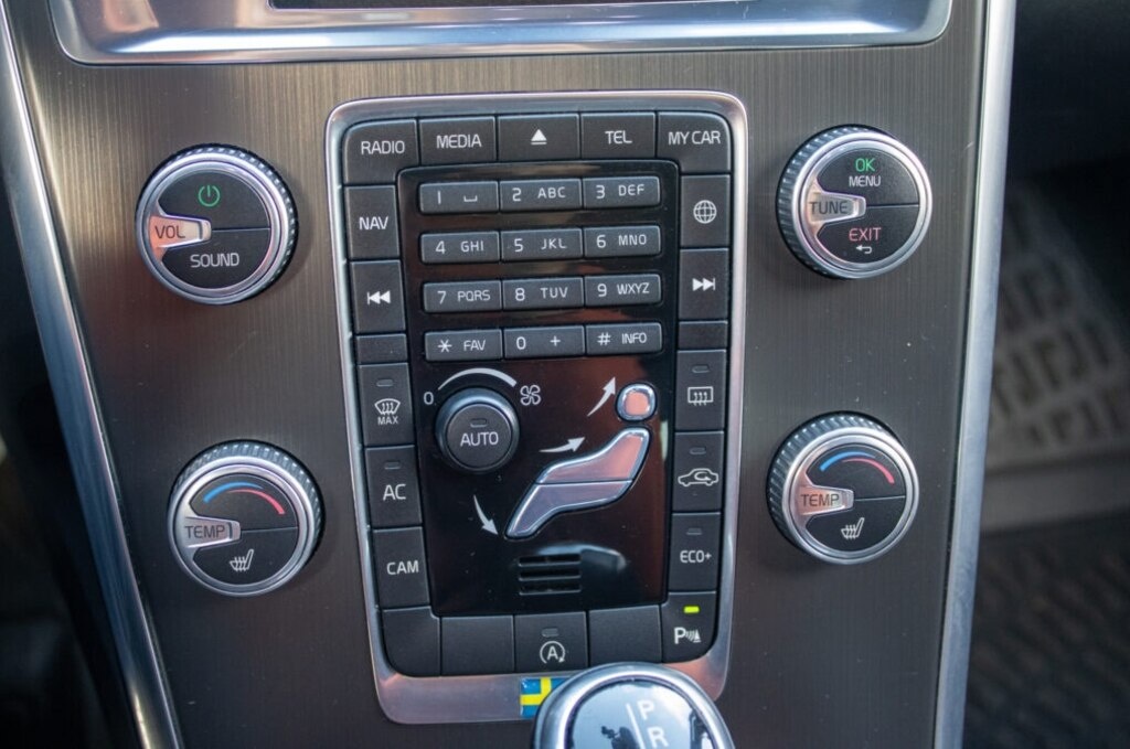 VOLVO XC60 (2015) - 13