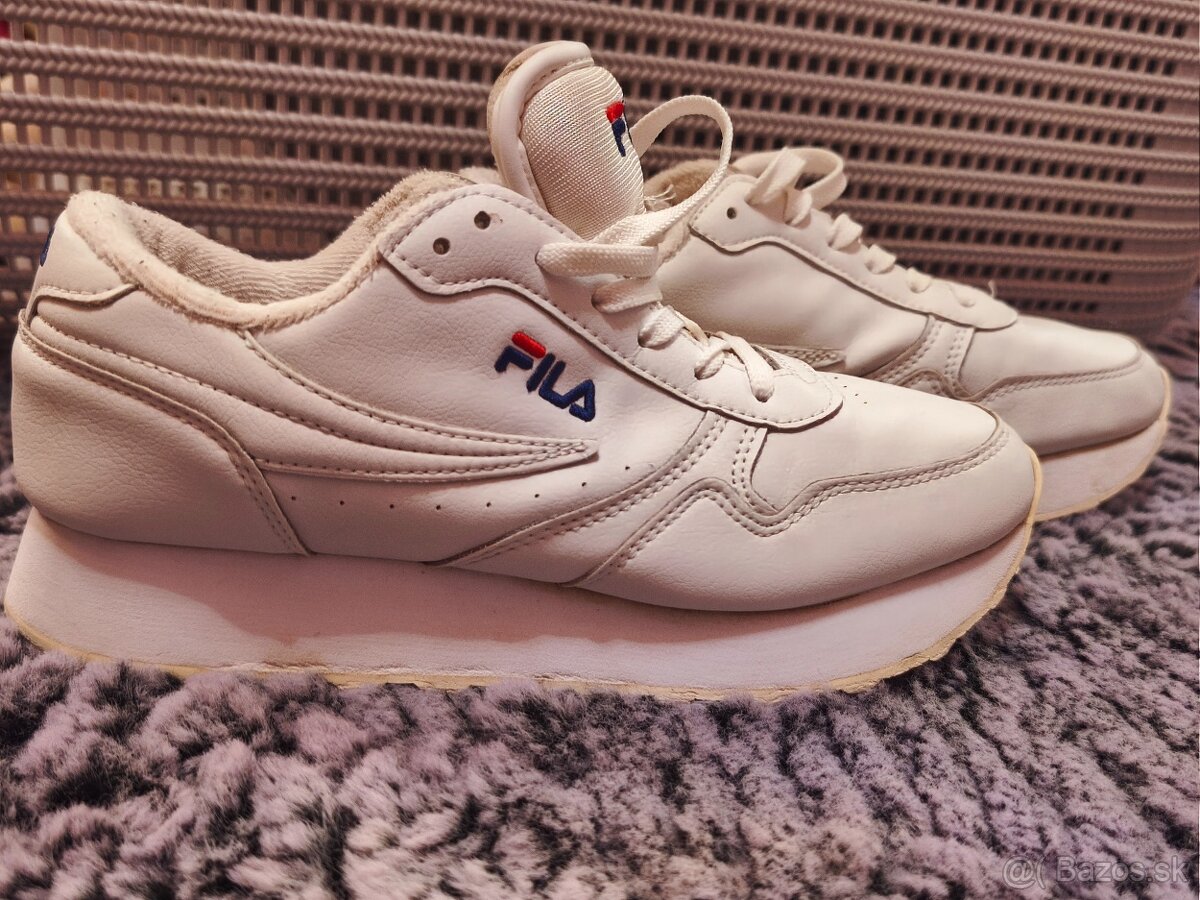 Nike, Adidas, Reebok - 13