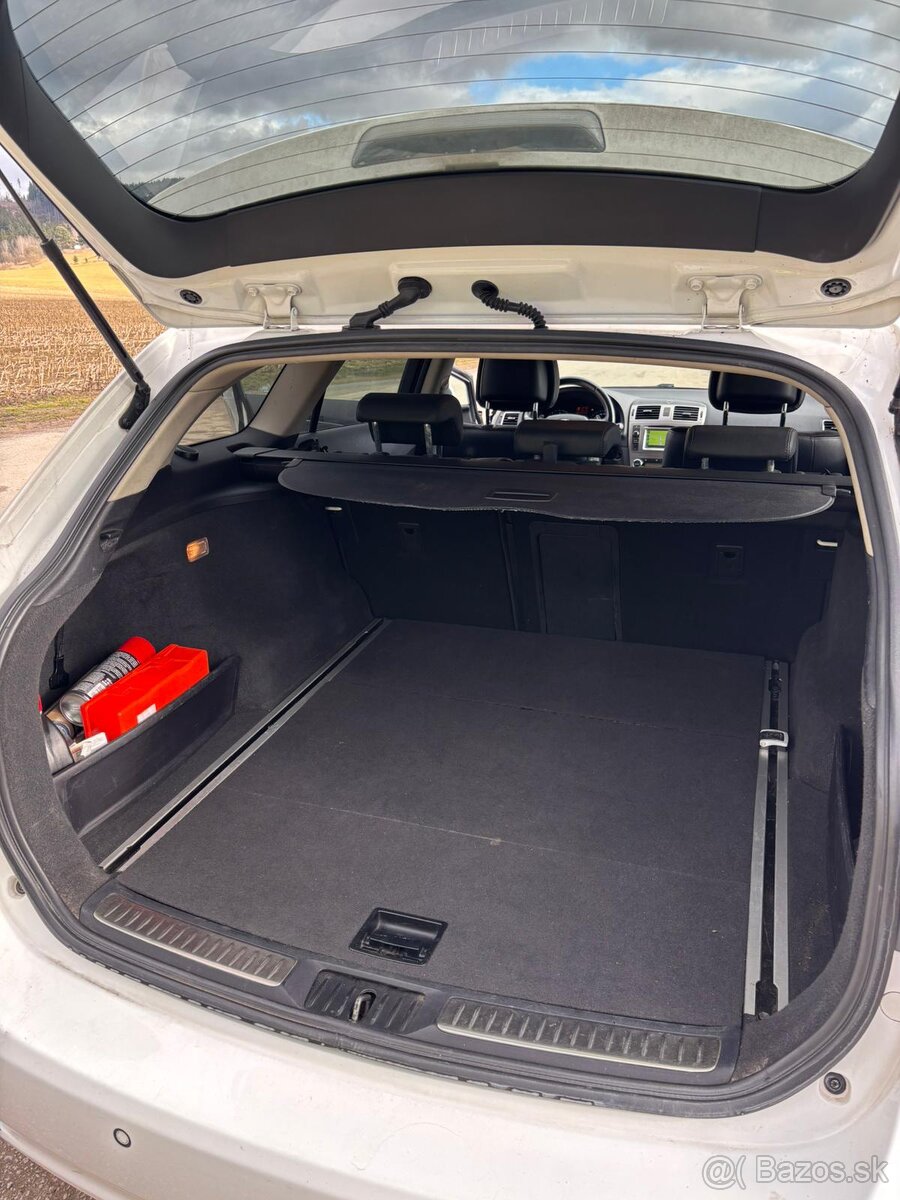 Toyota Avensis 2013 - 13