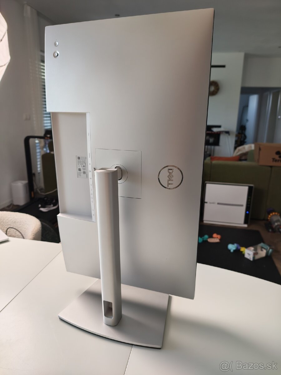 Dell UltraSharp U3223QE 32" 4K IPS Black USB C - 13
