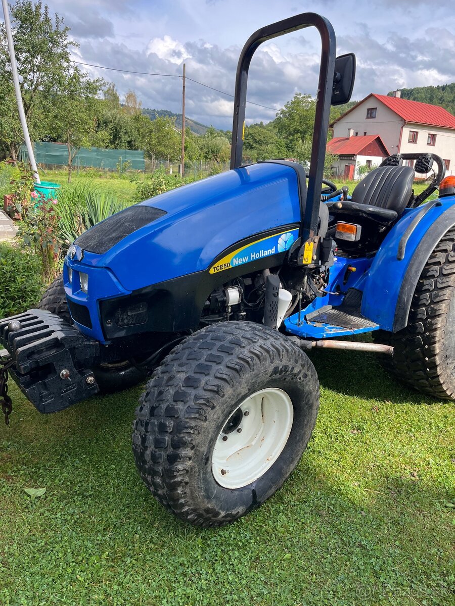 Kompaktný traktor new Holland - 13
