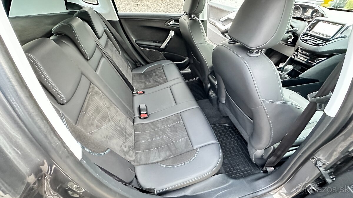 Peugeot 2008 1.2 PureTech Crossway Automat - 13