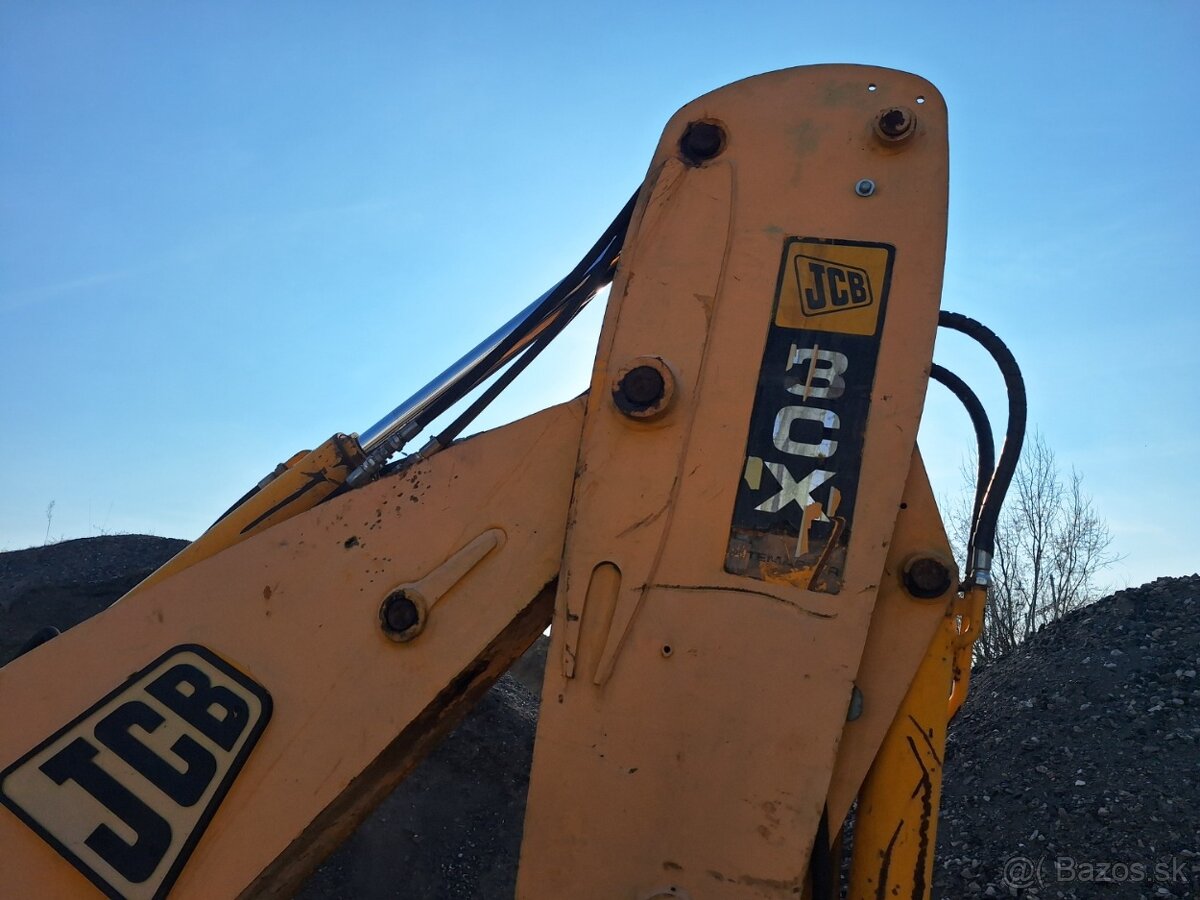 JCB 3CX 4X4 - 13
