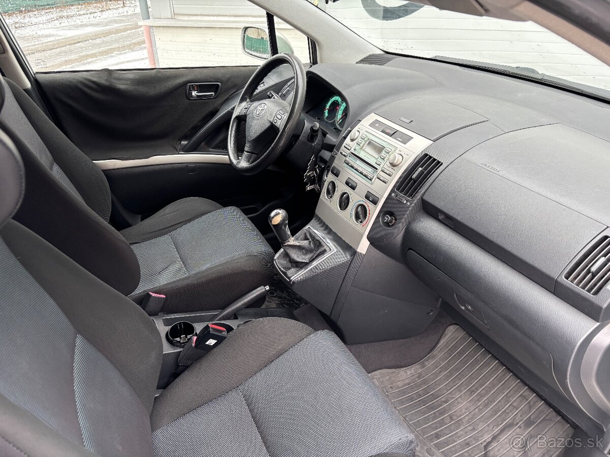 Toyota Corolla Verso, 2.2 diesel, 7 miest - 13