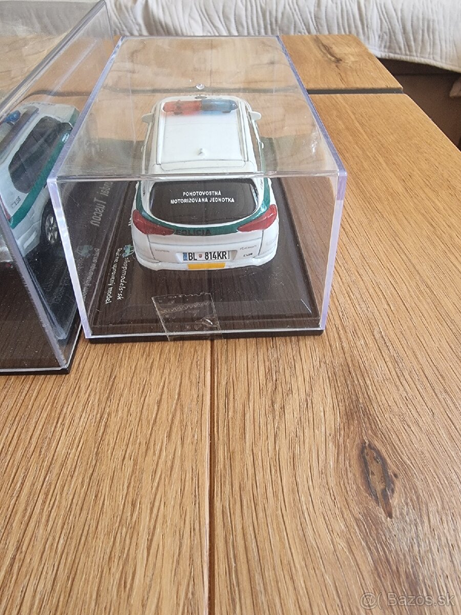 Modely - 13